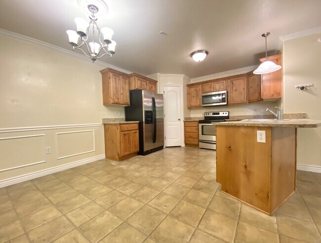 Building Photo - 581 S 2220 W