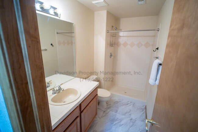 Building Photo - 3350 Castellon Dr