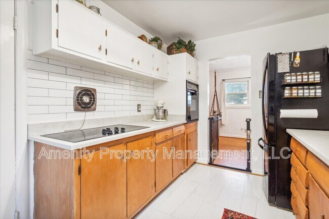 Building Photo - 409 Caren Dr