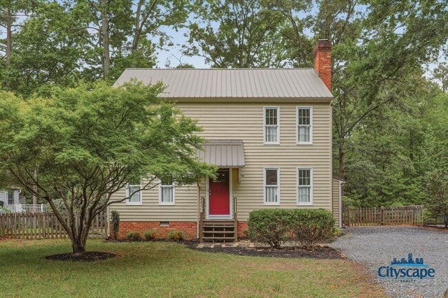 Building Photo - Charming Farmhouse-style Home Adjacent to Huguenot Park!