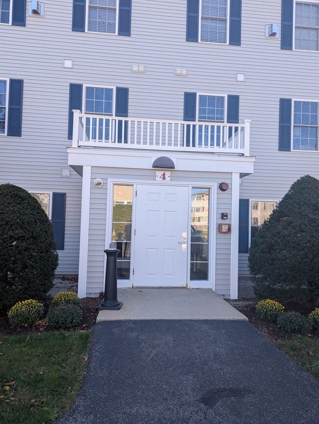 Building Photo - 4 Crestview Cir