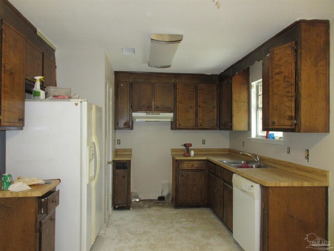 Building Photo - 4300 Santa Villa Dr