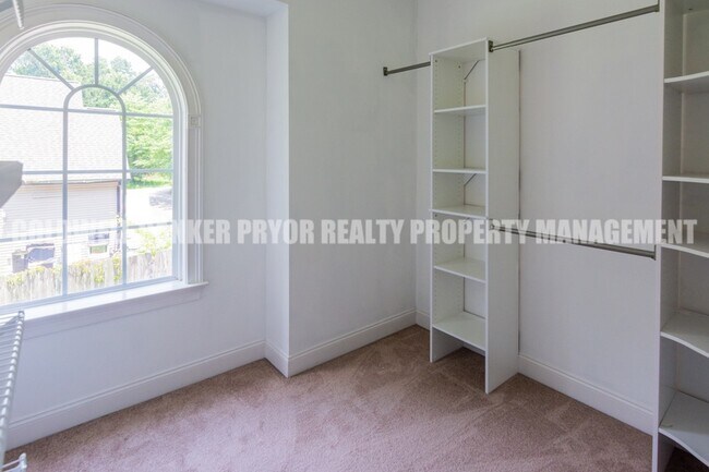 Building Photo - 1601 Bush Rd