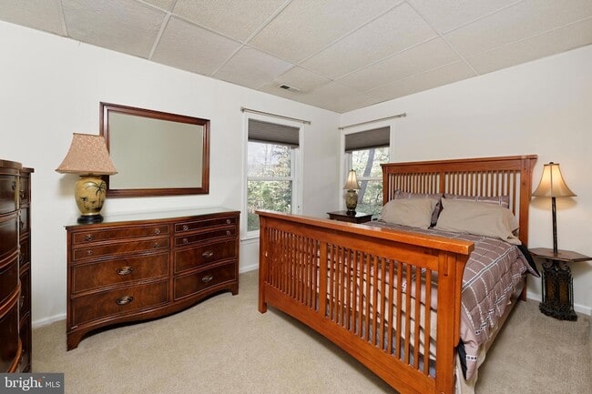 Building Photo - 11 Stonewall Ct