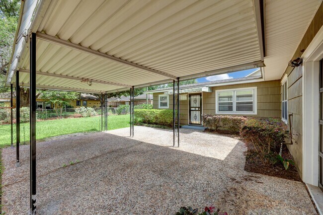 Building Photo - 1006 Worthshire St
