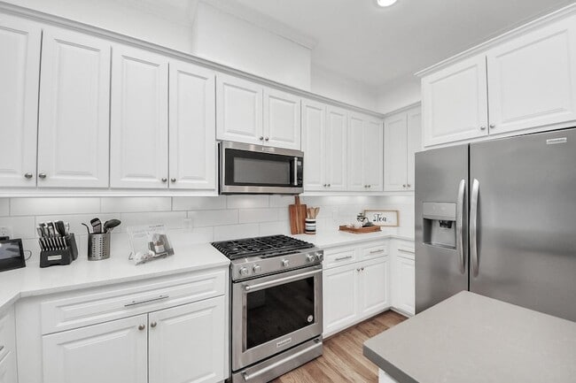 Building Photo - 1628 W 24th St