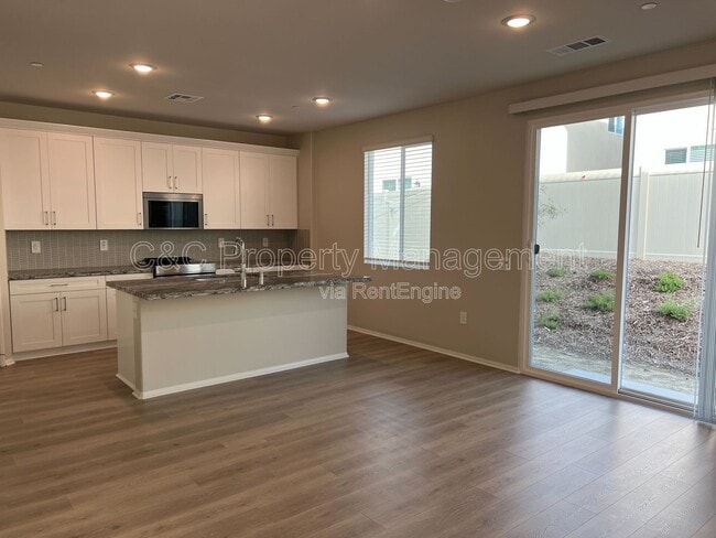 Building Photo - 2084 Mandarin Ln