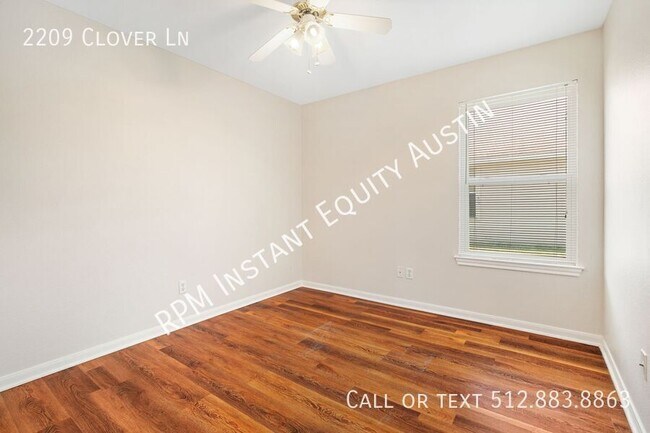 Building Photo - 2209 Clover Ln