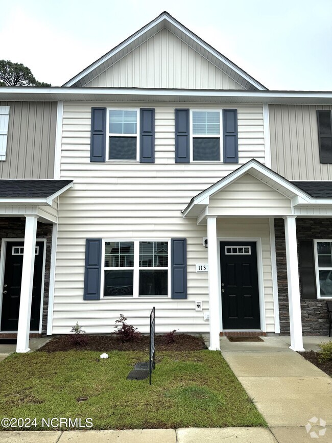Building Photo - 113 Jaydn Dr E