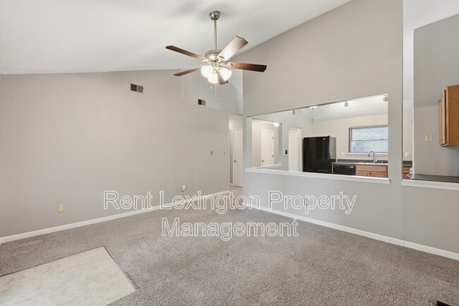 Building Photo - 3352 Featherston Dr