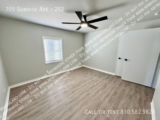 Building Photo - 705 Sunrise Ave