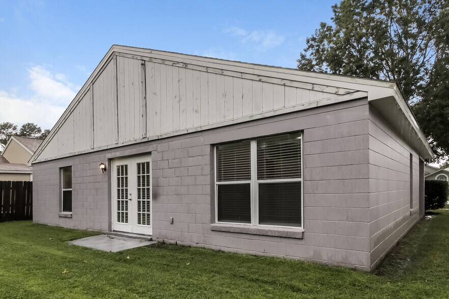 Building Photo - 336 Cello Cir