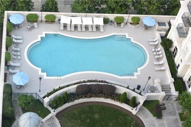 Building Photo - 195 14th St NE