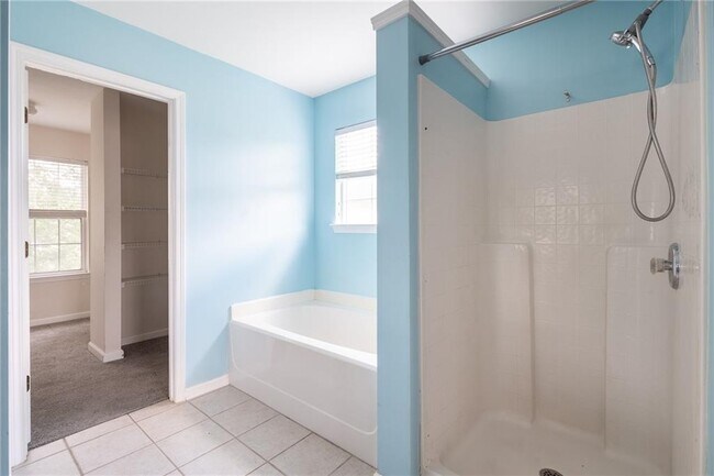 Building Photo - 7702 Parkside Dr