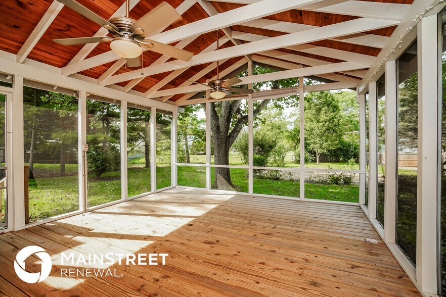 Building Photo - 171 Parkview Dr