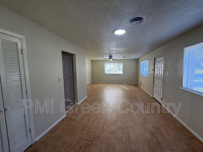 Building Photo - 3741 N Garrison Ave