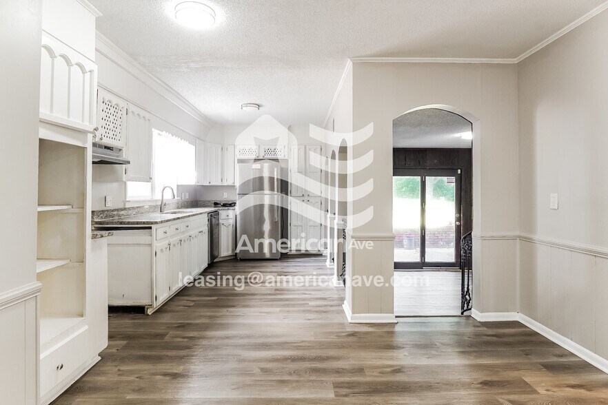 Building Photo - 620 Glen Crest Dr