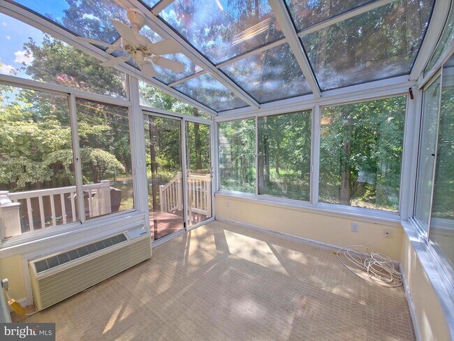 Building Photo - 20875 Killawog Terrace