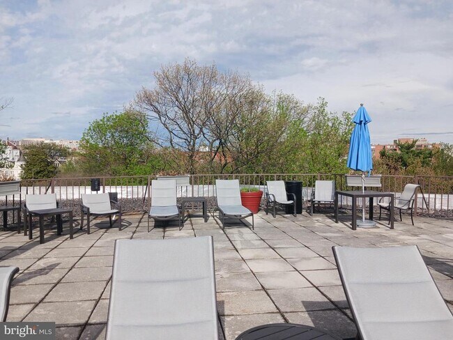 Building Photo - 2500 Q St NW