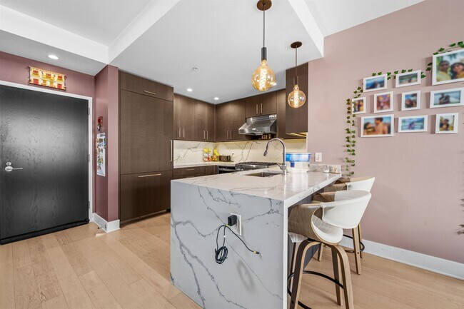 Building Photo - 1400 Hudson St