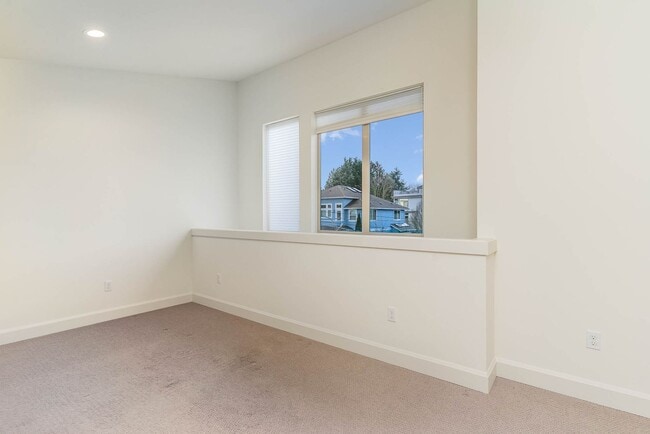 Building Photo - 3Bd/2.5Ba Seattle Home