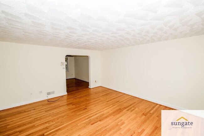 Building Photo - 8616 Pleasant Plains Rd