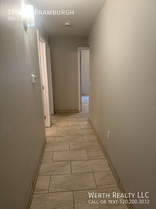 Building Photo - Newly Remodeled 3 bed/2 bath in Enchanted ...