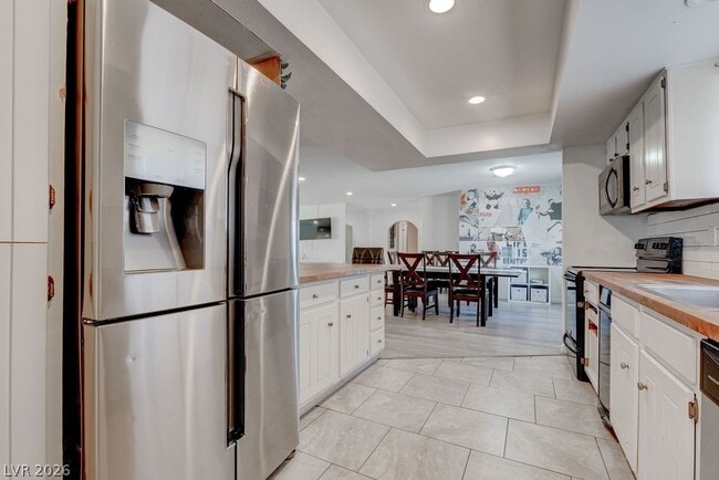 Building Photo - 1489 Santa Anita Dr