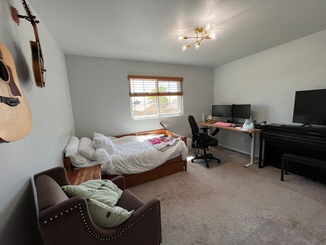 Building Photo - Fantastic Home in North Fort Collins