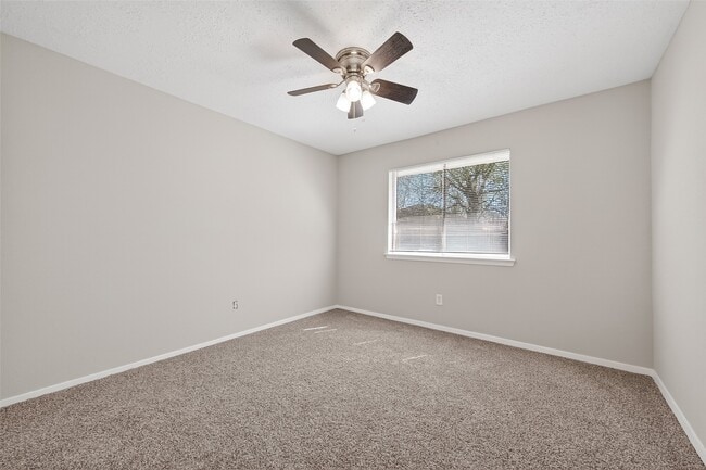 Building Photo - 927 Comstock Springs Dr