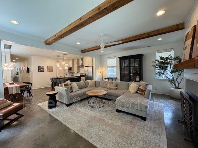 Building Photo - 1080 Blythe St