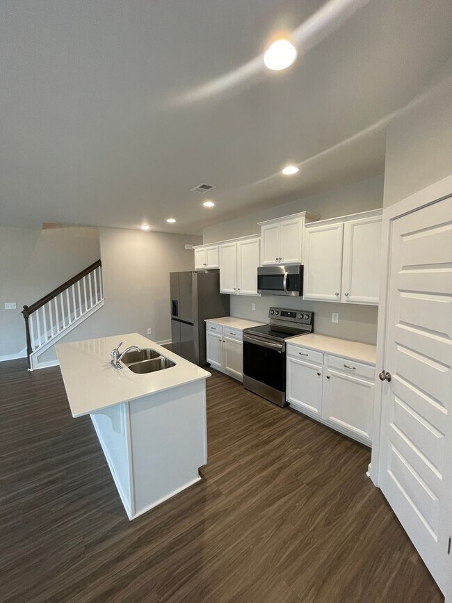 Building Photo - Home for Rent in Calera, AL!!! Available to View Now!!!