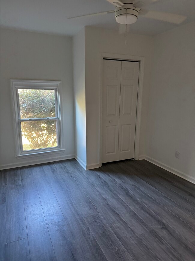 Building Photo - 1038 Point Of Lgt Ln