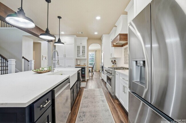 Building Photo - 711 Midway Crest