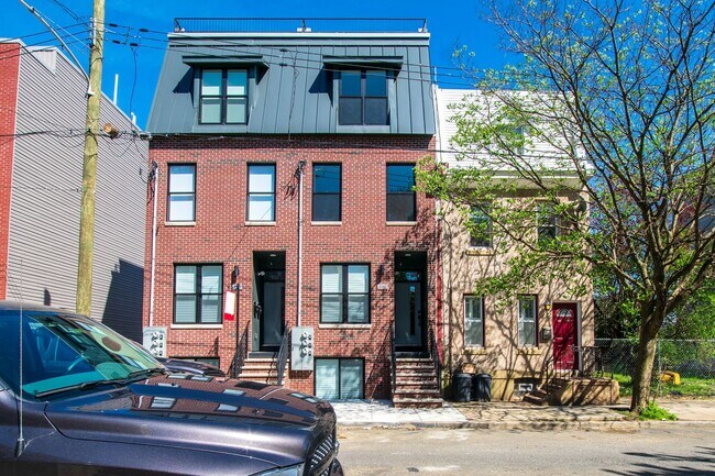 Building Photo - 2147 N Franklin St