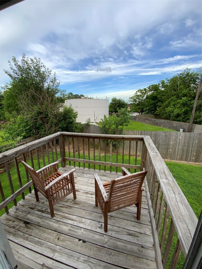 Building Photo - 5027 Kleinway Dr