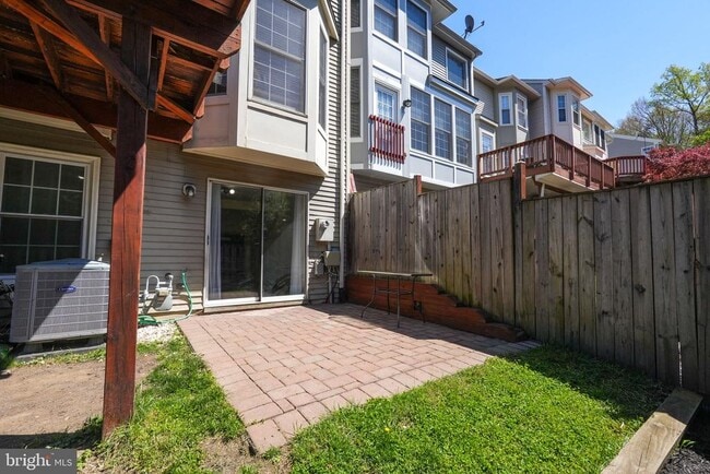 Building Photo - 8010 Readington Ct