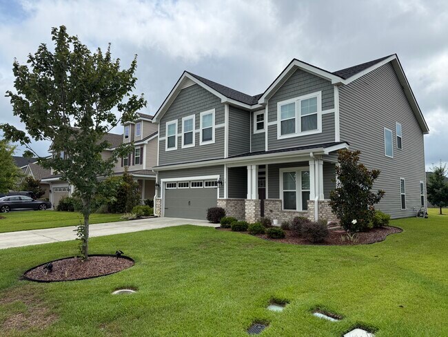Building Photo - 13 Brookhaven Dr