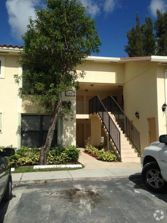 Building Photo - 1447 Lake Crystal Dr