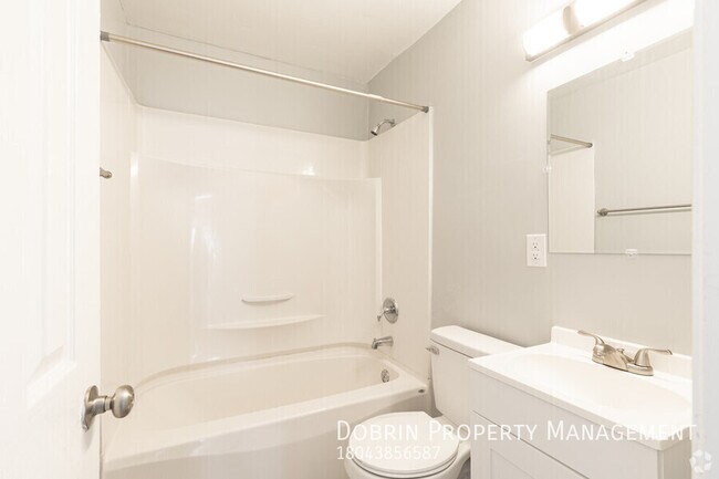 Building Photo - 1600 Fendall Ave