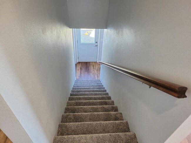 Building Photo - 2256 Fairfax Dr