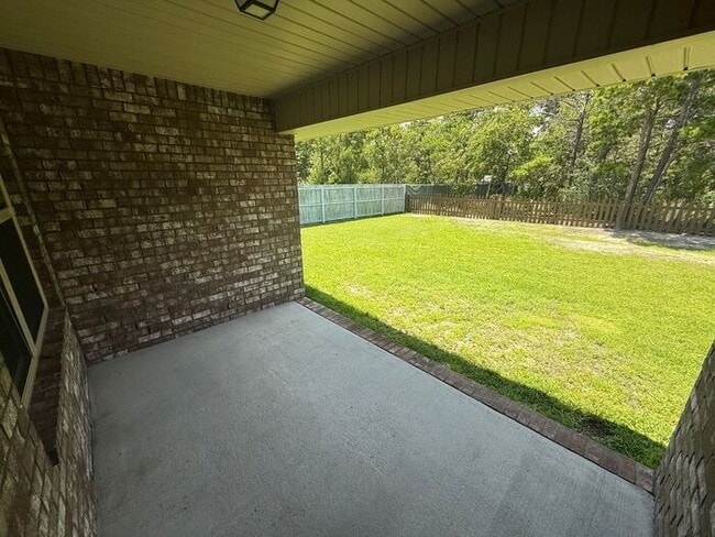 Building Photo - Gulf Breeze - Shadow Lakes - 4 bedroom, 2 ...