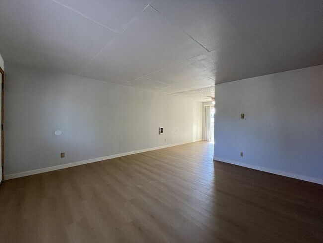 Building Photo - 8332 SW 21st Ave