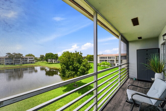 Building Photo - 368 Mansfield Dr