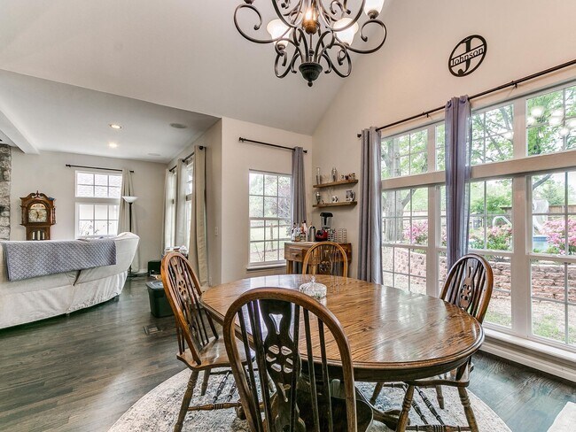 Building Photo - This stunning 4-bedroom, 3.5-bathroom home...