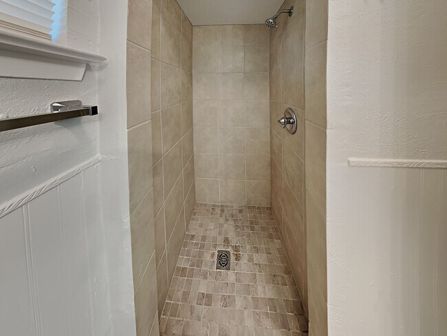Building Photo - 3BR/2BA Renovated Home in Irving TX | 2-Car Garage, Fenced Yard & Pet-Friendly | Self Tours Avail...