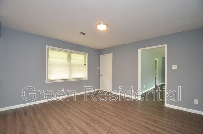Building Photo - 7311 Bridle Path Dr