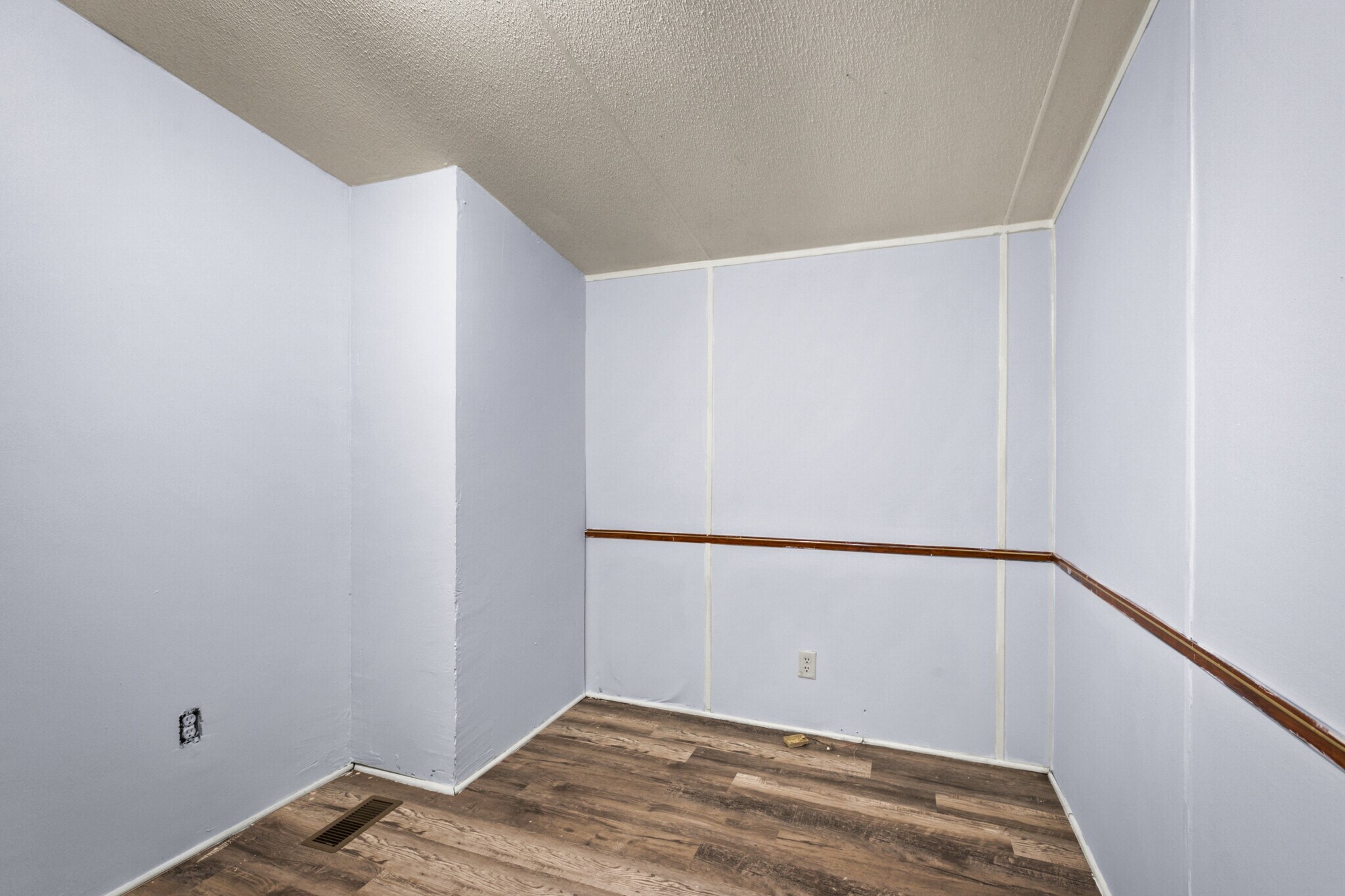 Building Photo - 2560 Tabernacle Pl S