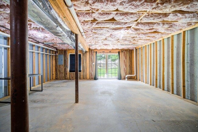 Building Photo - 31 Pinto Rd