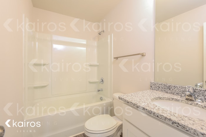 Building Photo - 841 VISTAMOUNT PATH